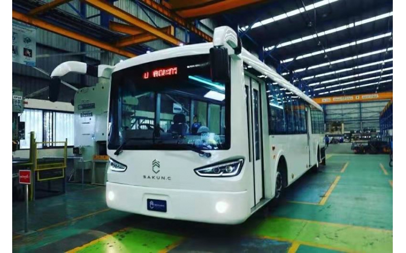 裝配銀河電機(jī)電池電控的泰國(guó)樣車試運(yùn)行